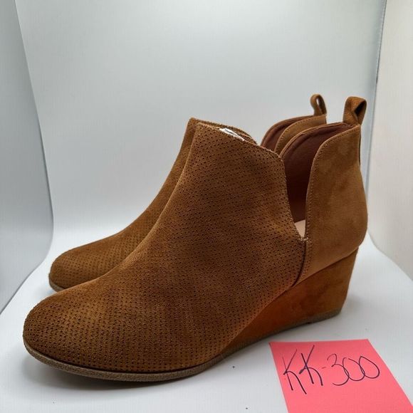 CUSHIONAIRE Women's wedge bootie +Memory Foam 9.5 WIDE CHESTNUT - Picture 3 of 7